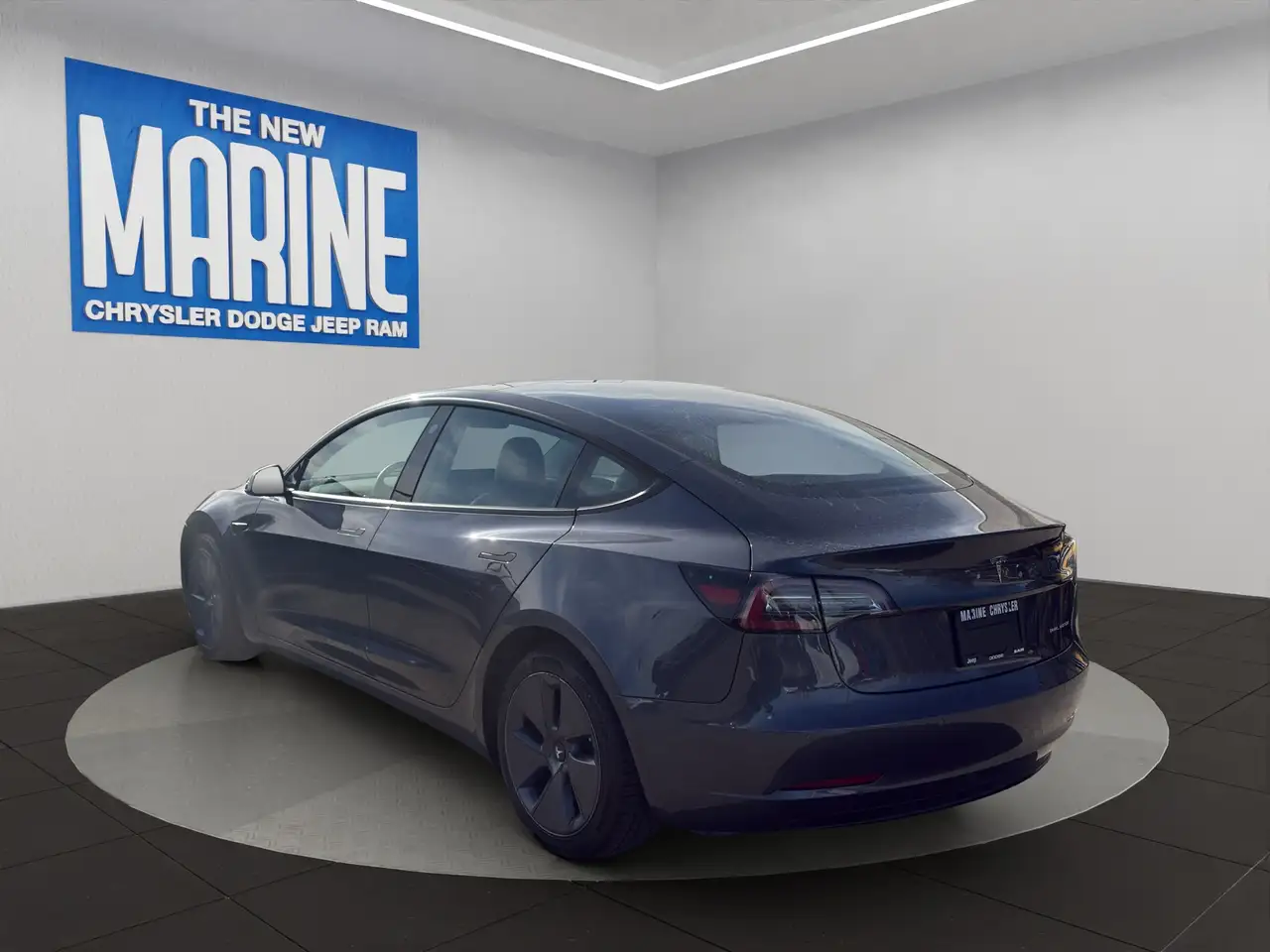 Tesla Model 3 снимка Tesla Model 3