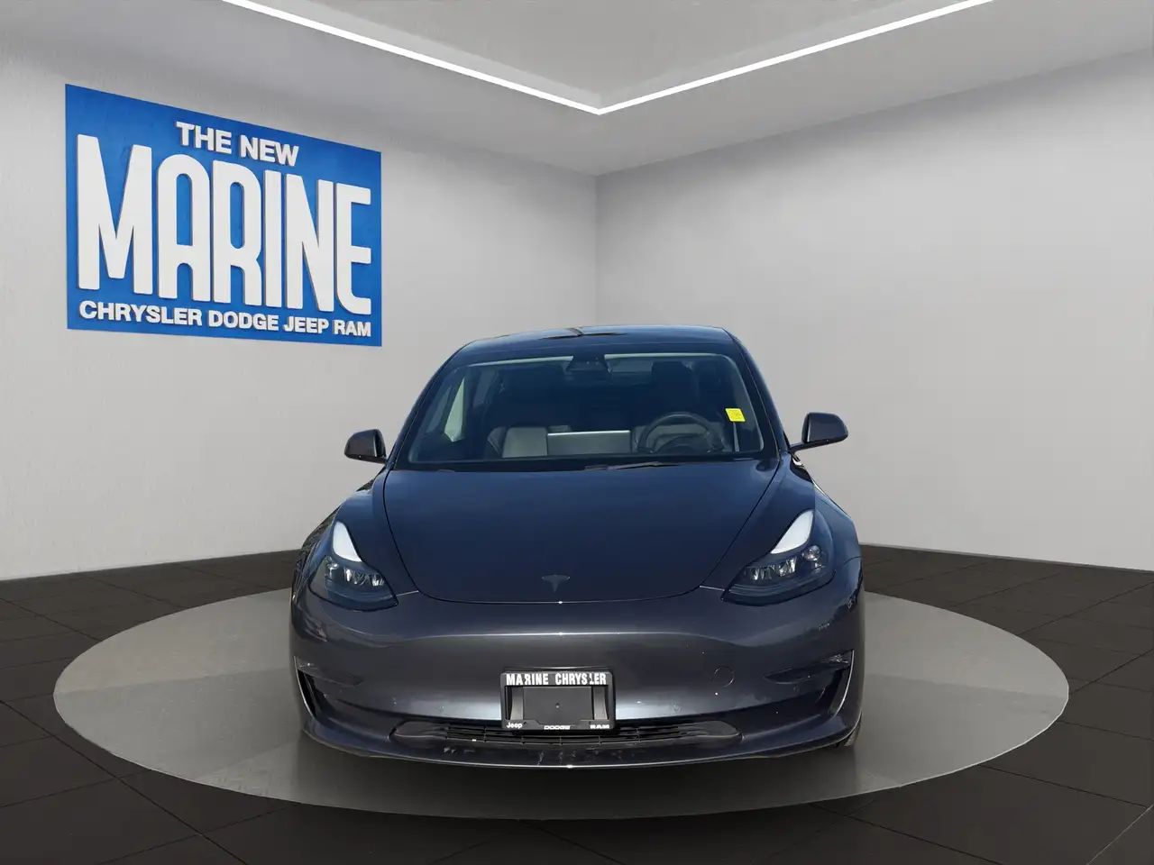 Tesla Model 3 снимка Tesla Model 3