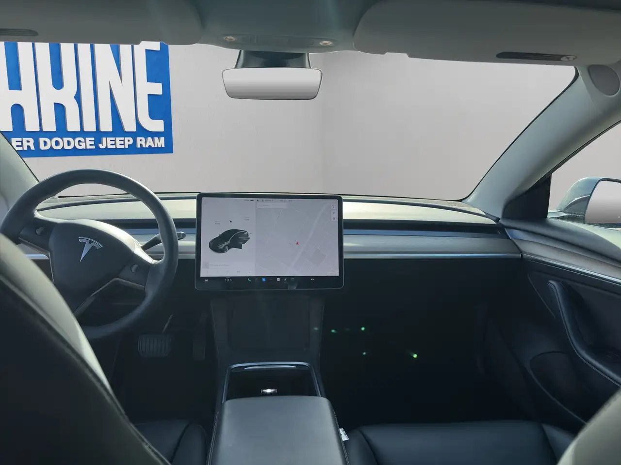 Tesla Model 3 снимка Tesla Model 3