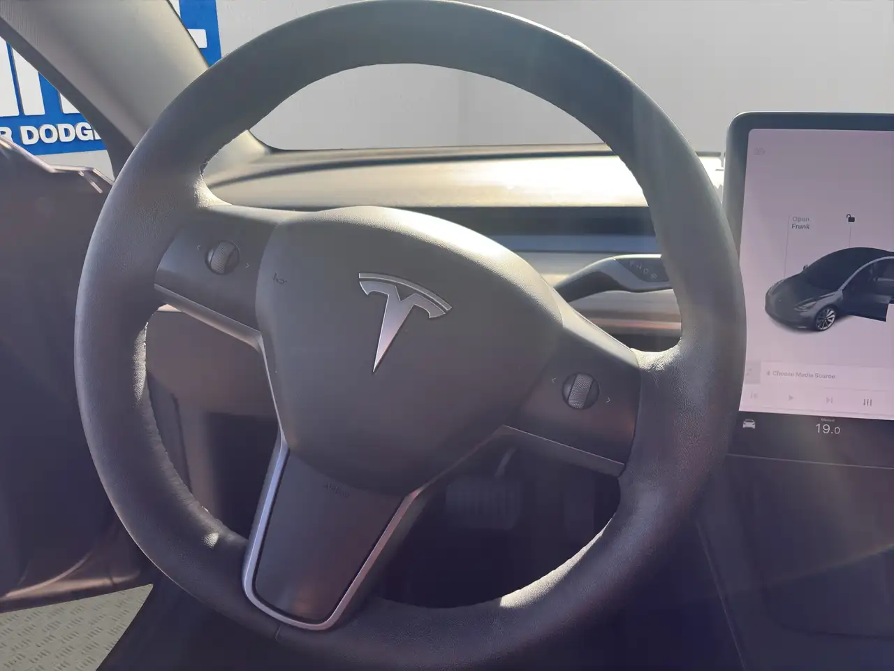 Tesla Model 3 снимка Tesla Model 3