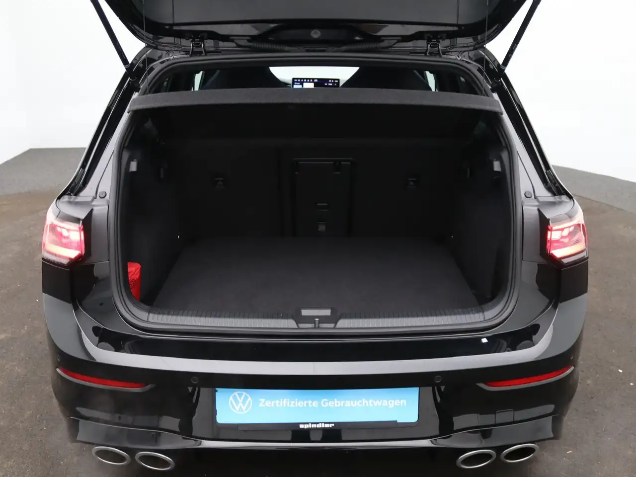 Volkswagen Golf R 2.0 TSI 4M DSG / BlackStyle, Matrix, Pano 8
