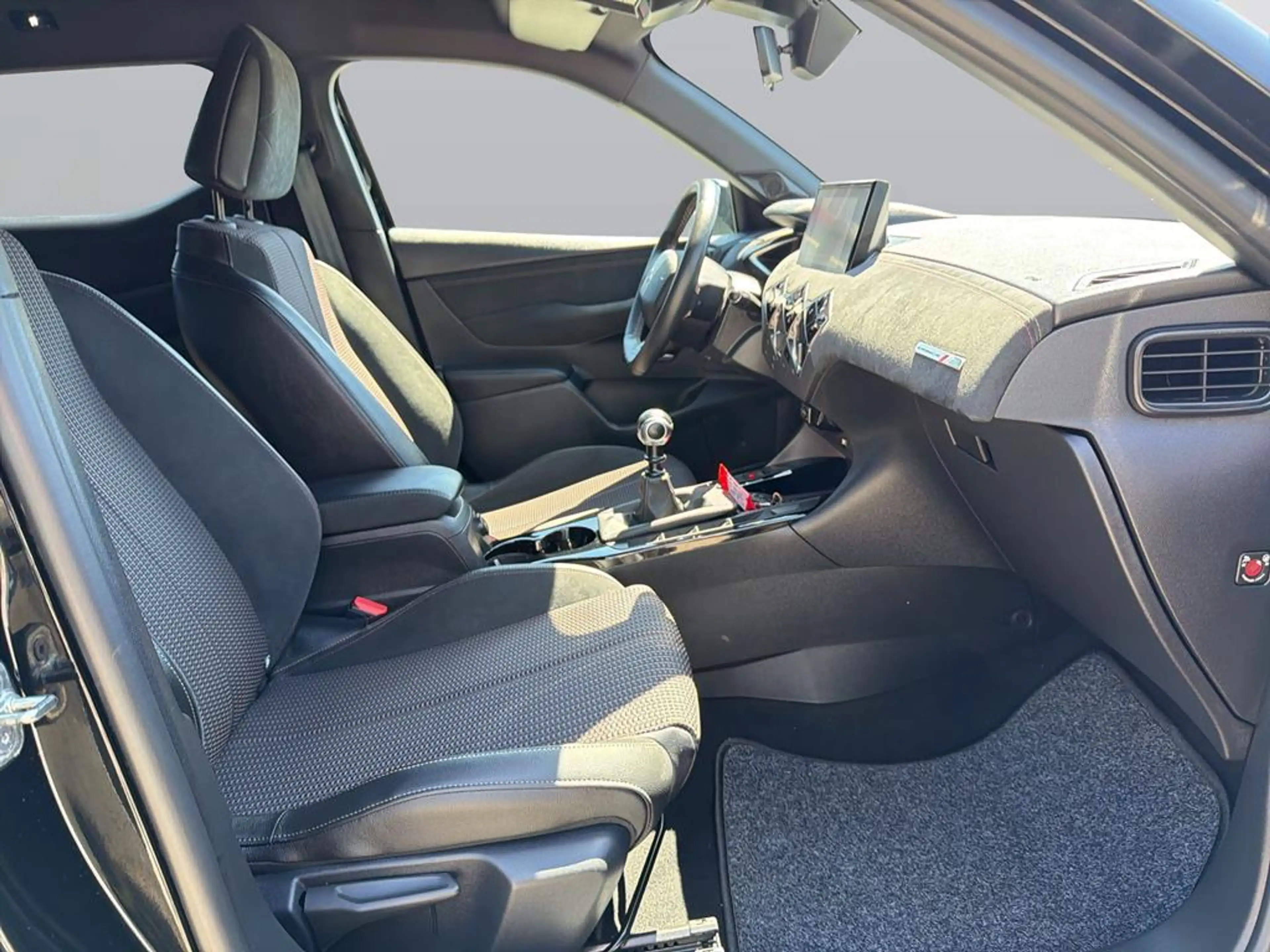 DS Automobiles DS 3 Crossback DS3 Performance Line KLIMA+PDC+SITZHZG — photo 11