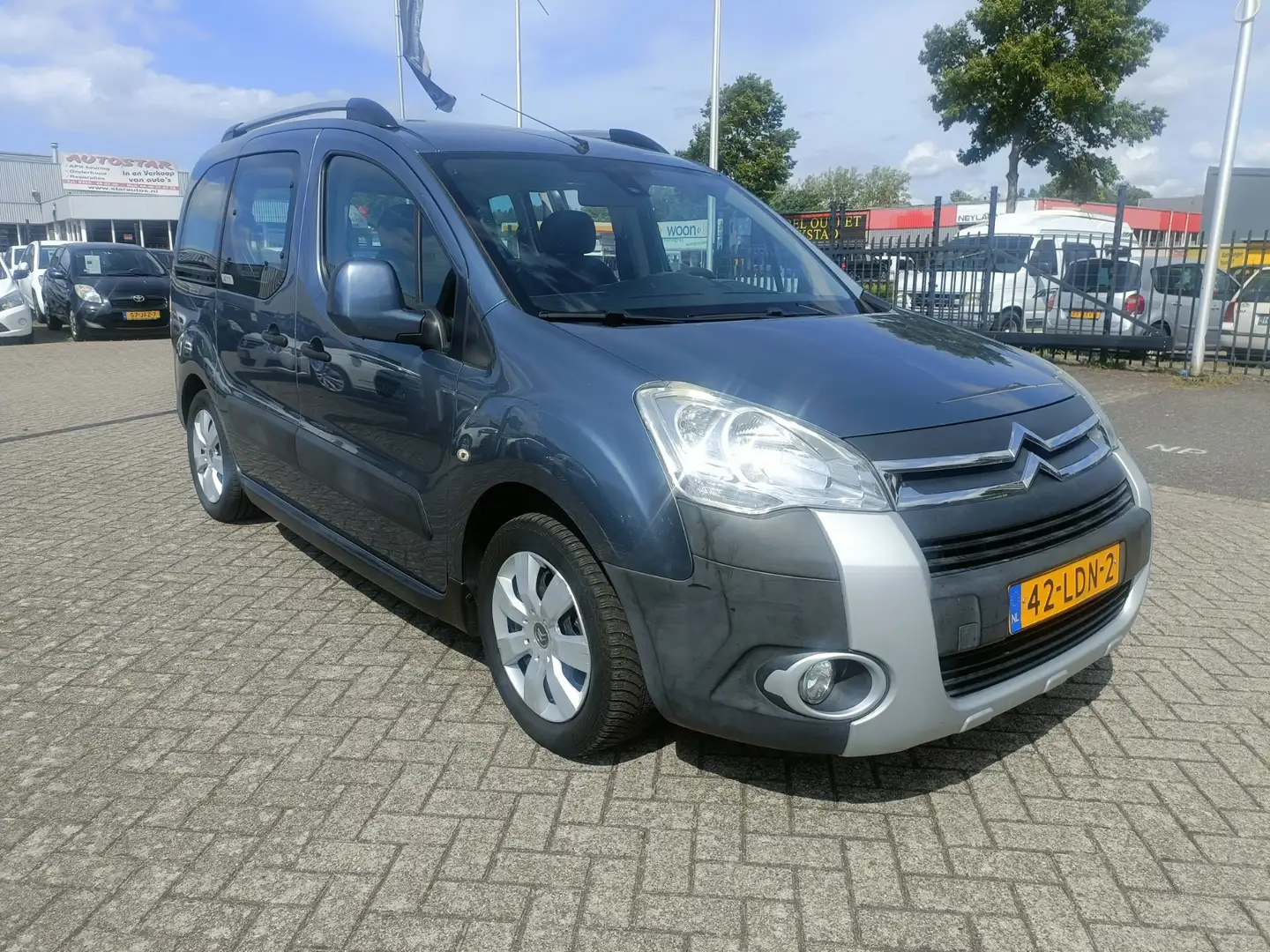 Citroen Berlingo 1.6 VTi /CRUIS CONT/DEAL ONDERHOUD Grijs - 2