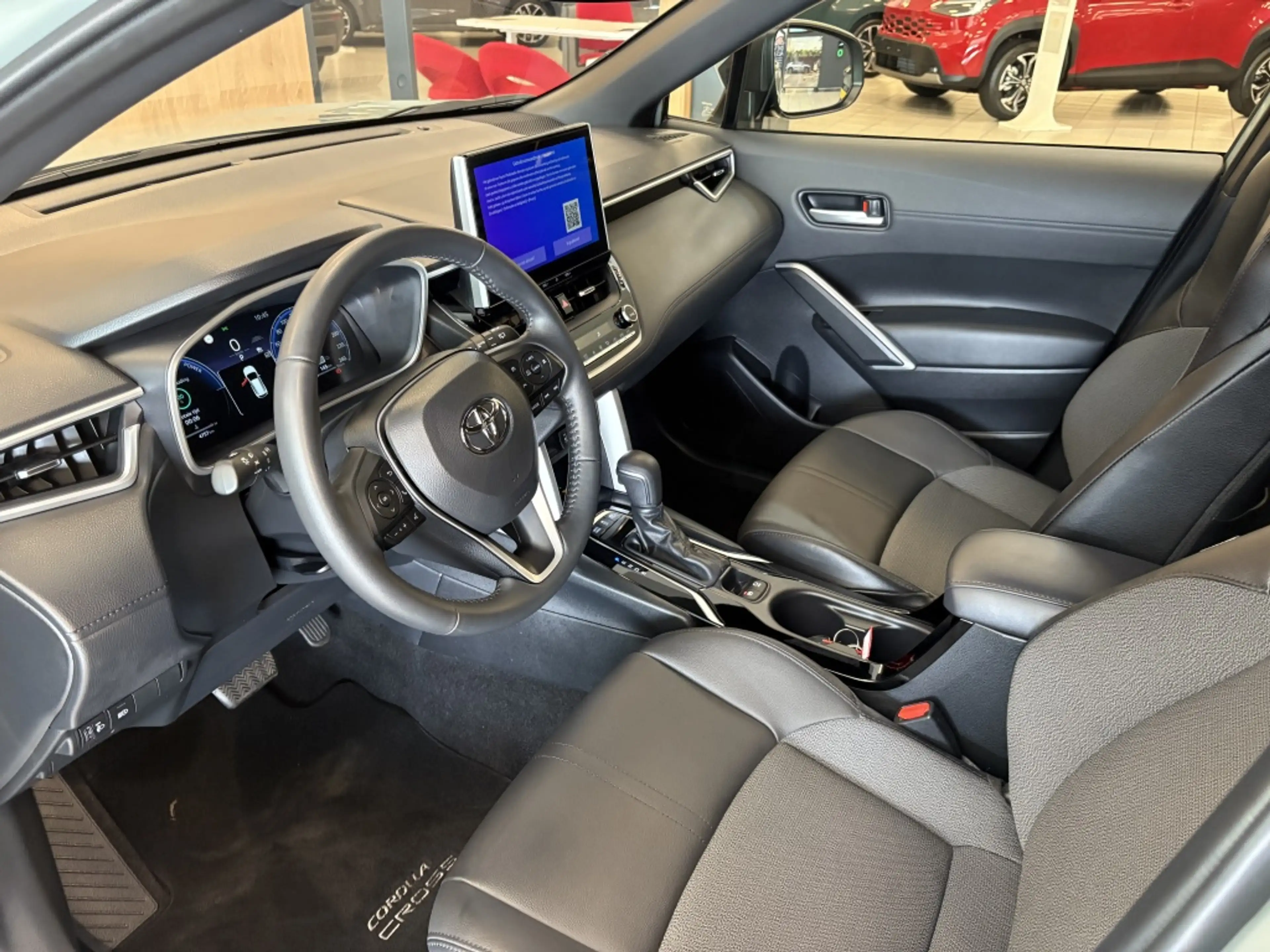 Toyota Corolla Cross Hybrid 200 Style — photo 15