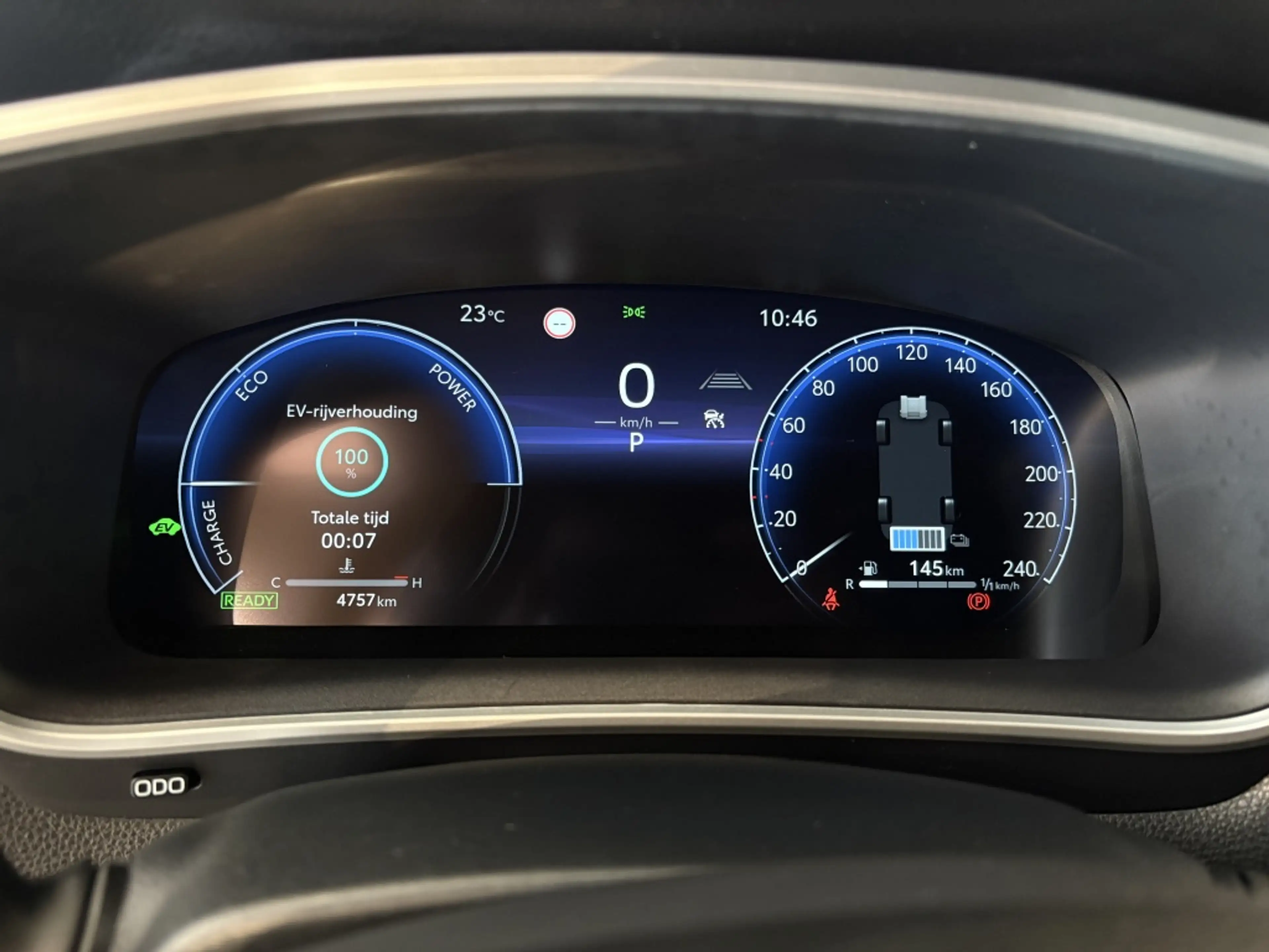 Toyota Corolla Cross Hybrid 200 Style — photo 4