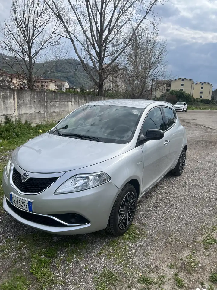 Lancia Ypsilon 2021