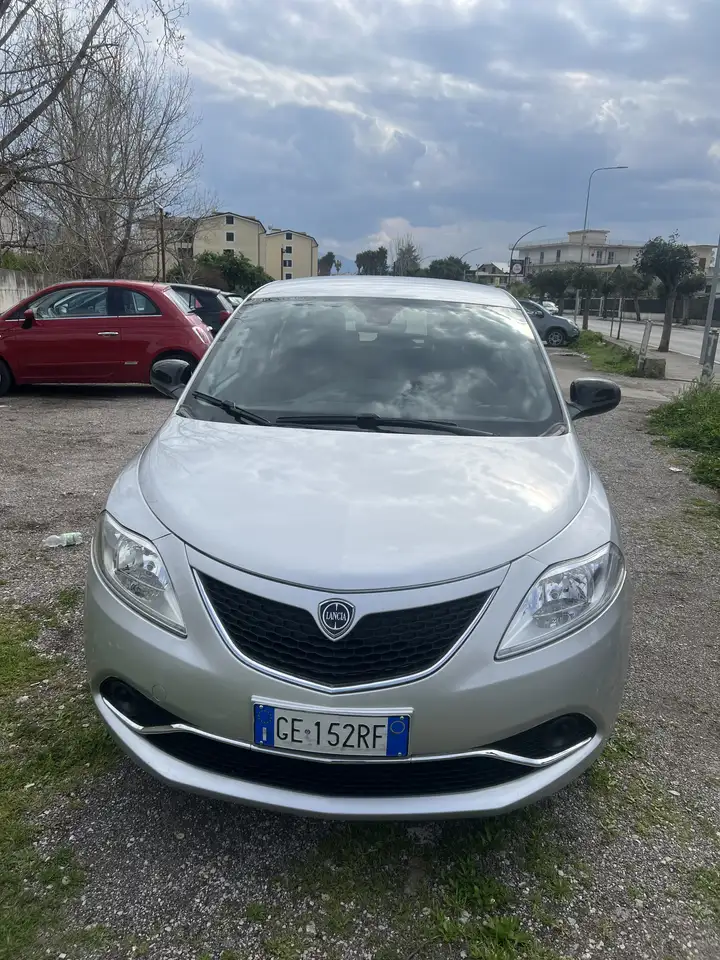 Lancia Ypsilon 2021