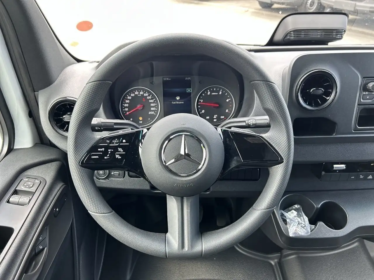 Mercedes-Benz Sprinter снимка Mercedes-Benz Sprinter