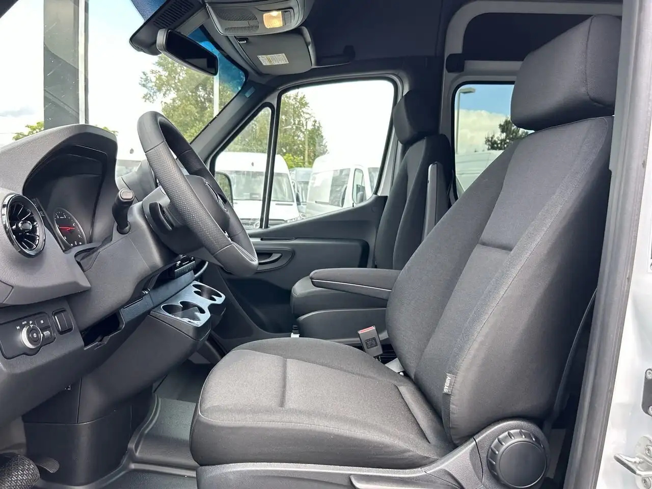 Mercedes-Benz Sprinter снимка Mercedes-Benz Sprinter