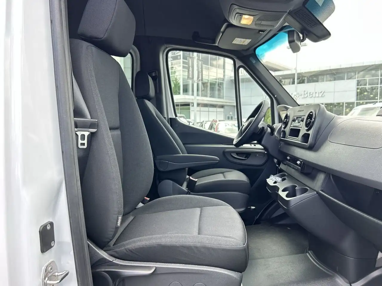 Mercedes-Benz Sprinter снимка Mercedes-Benz Sprinter