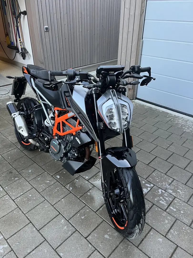 KTM 125 Duke - 1