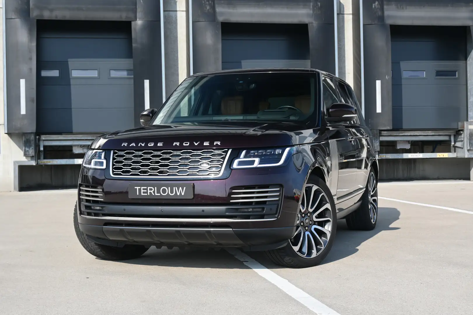 Land Rover Range Rover P400e Fifty Rouge - 1