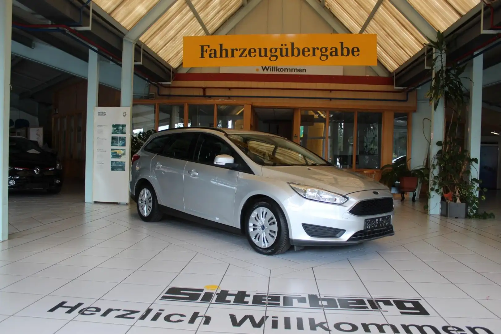 Ford Focus Turnier Trend Silber - 1