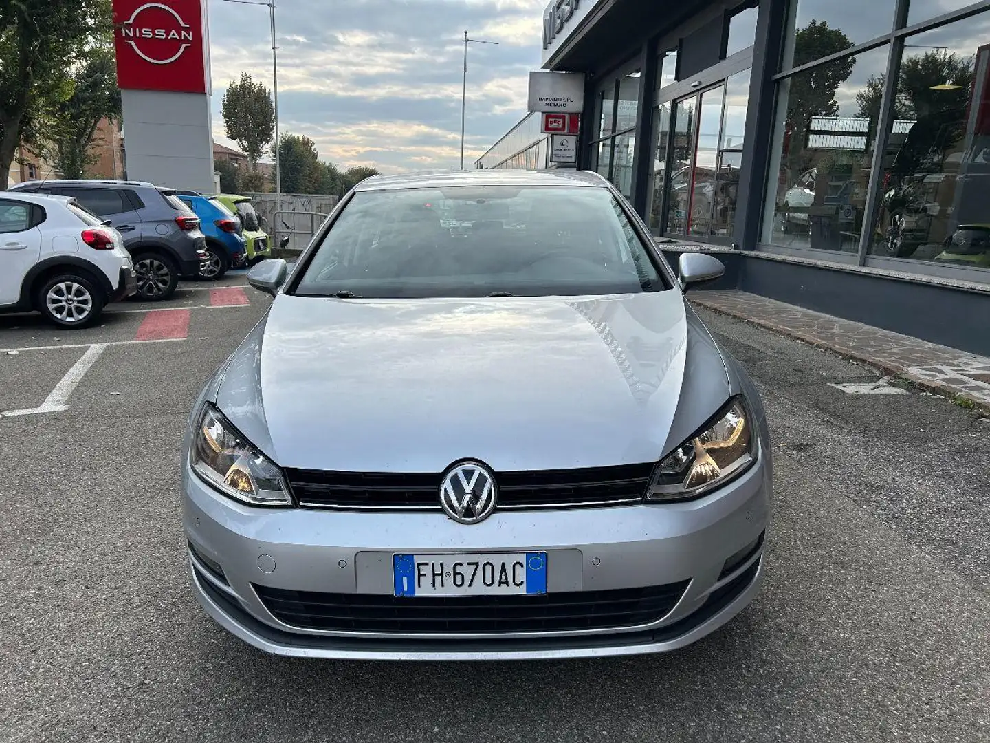 Volkswagen Golf 1.6 TDI 110 CV DSG 5p. Business BMT Argento - 2