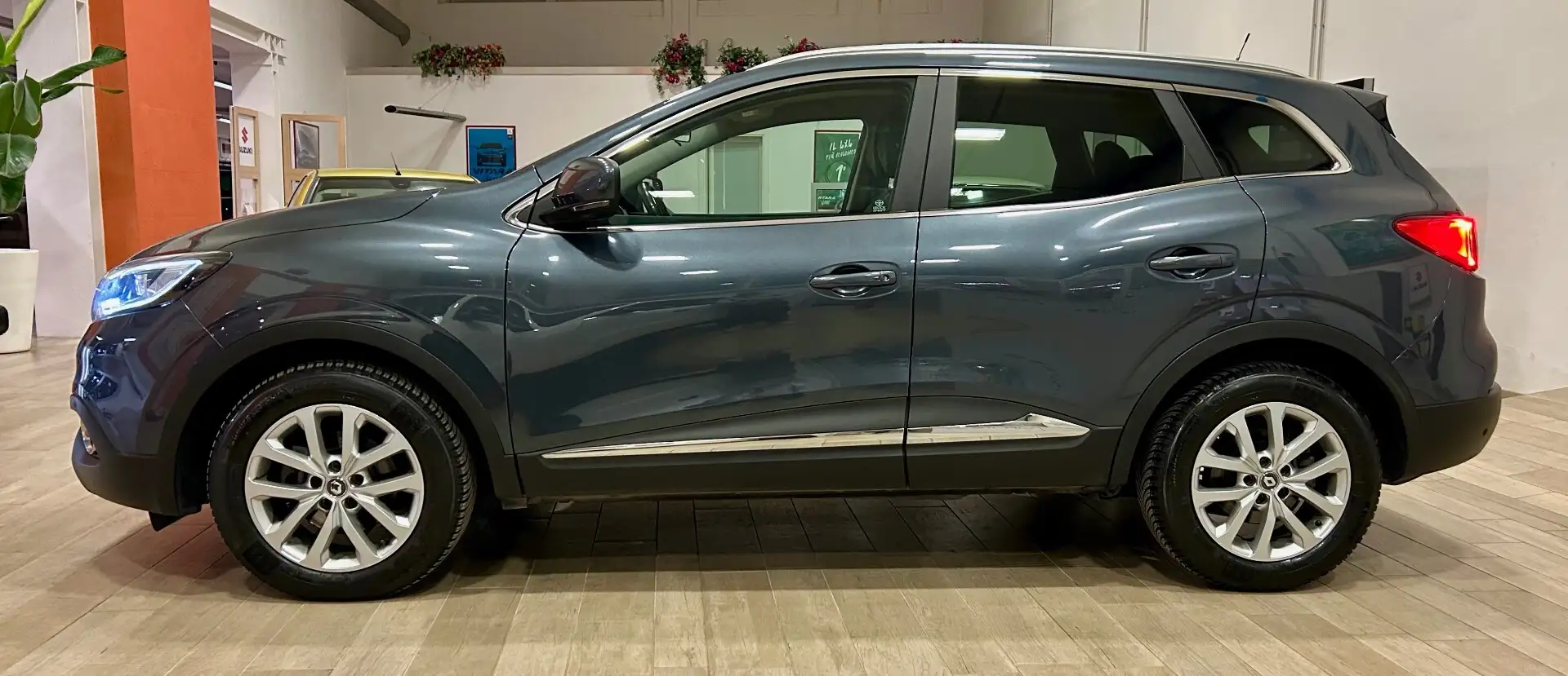 Renault Kadjar dCi 8V 110CV EDC Energy Hypnotic2 Gris - 2