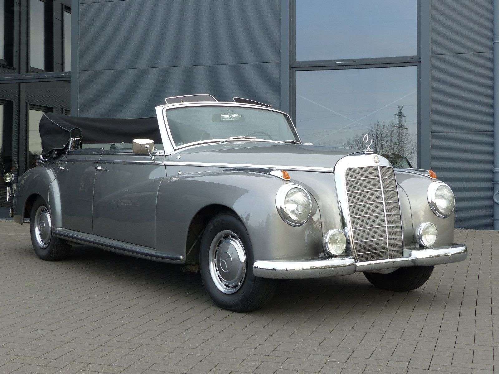 Second hand Mercedes Benz 300 