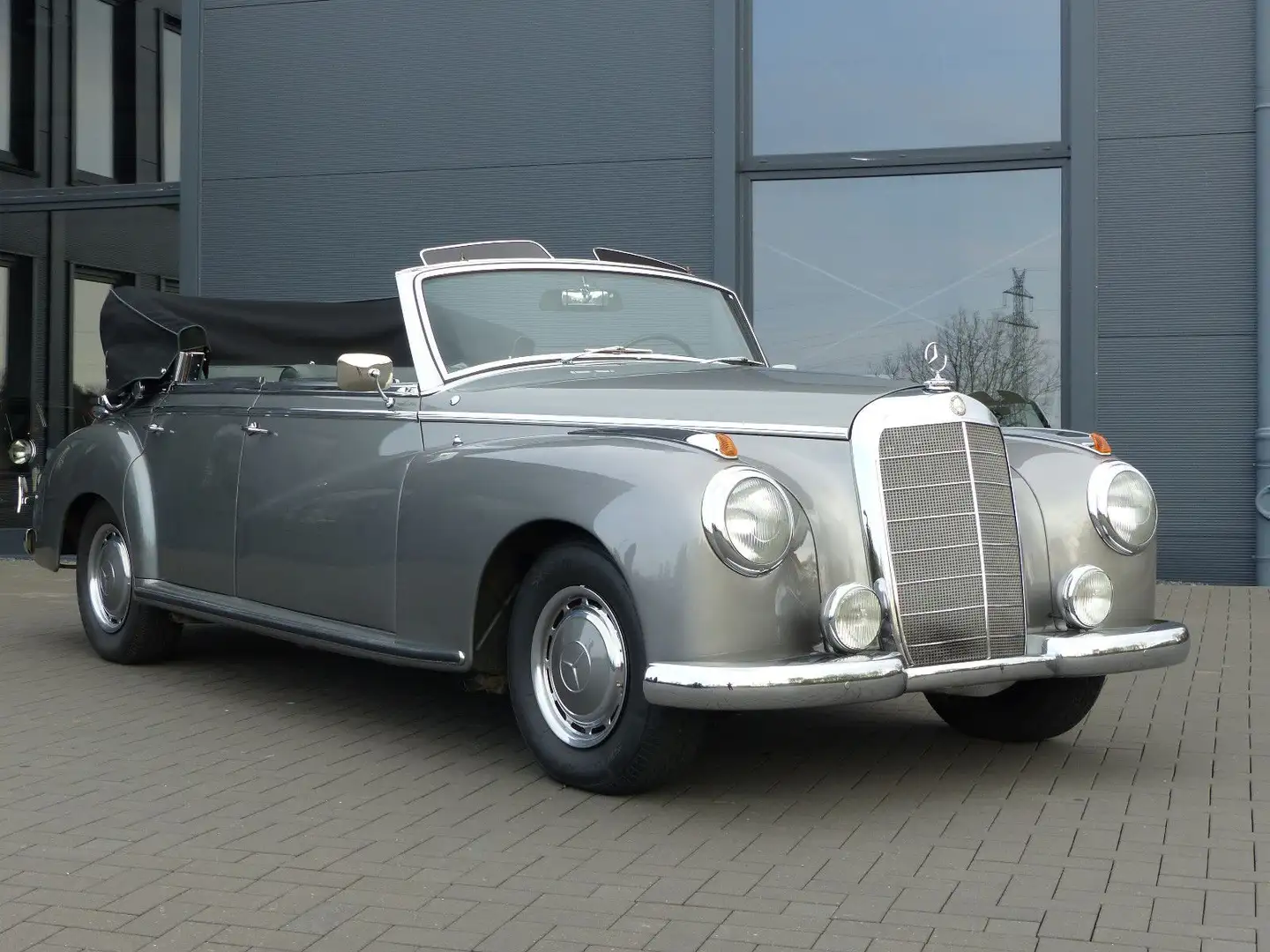 Mercedes-Benz 300 Adenauer Cabriolet *Autom.Klima,E-FH,Servo* Grau - 1