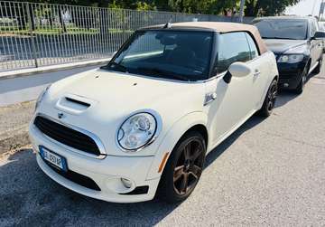 1.6 benzina 175cv Leggi Descrizione