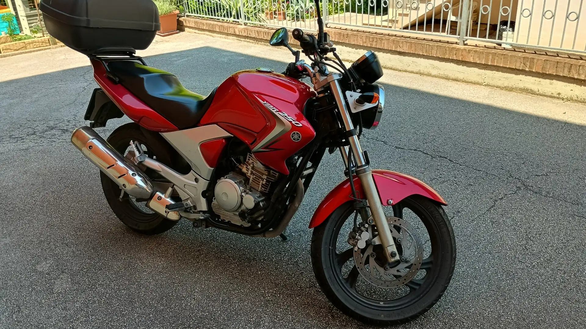 Yamaha YBR 250 Red - 2