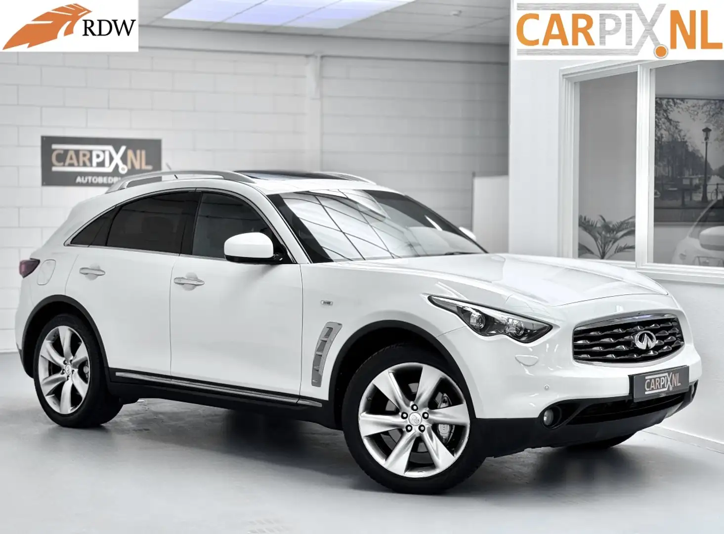 Infiniti FX 30d S 238pk 2012, Onderhoudshistorie,Radar, 21" Wit - 1
