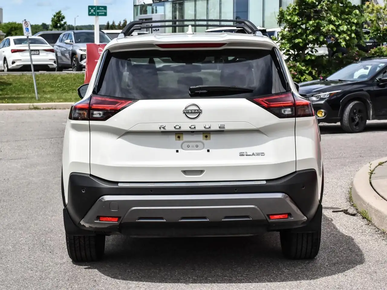 Nissan Rogue снимка Nissan Rogue