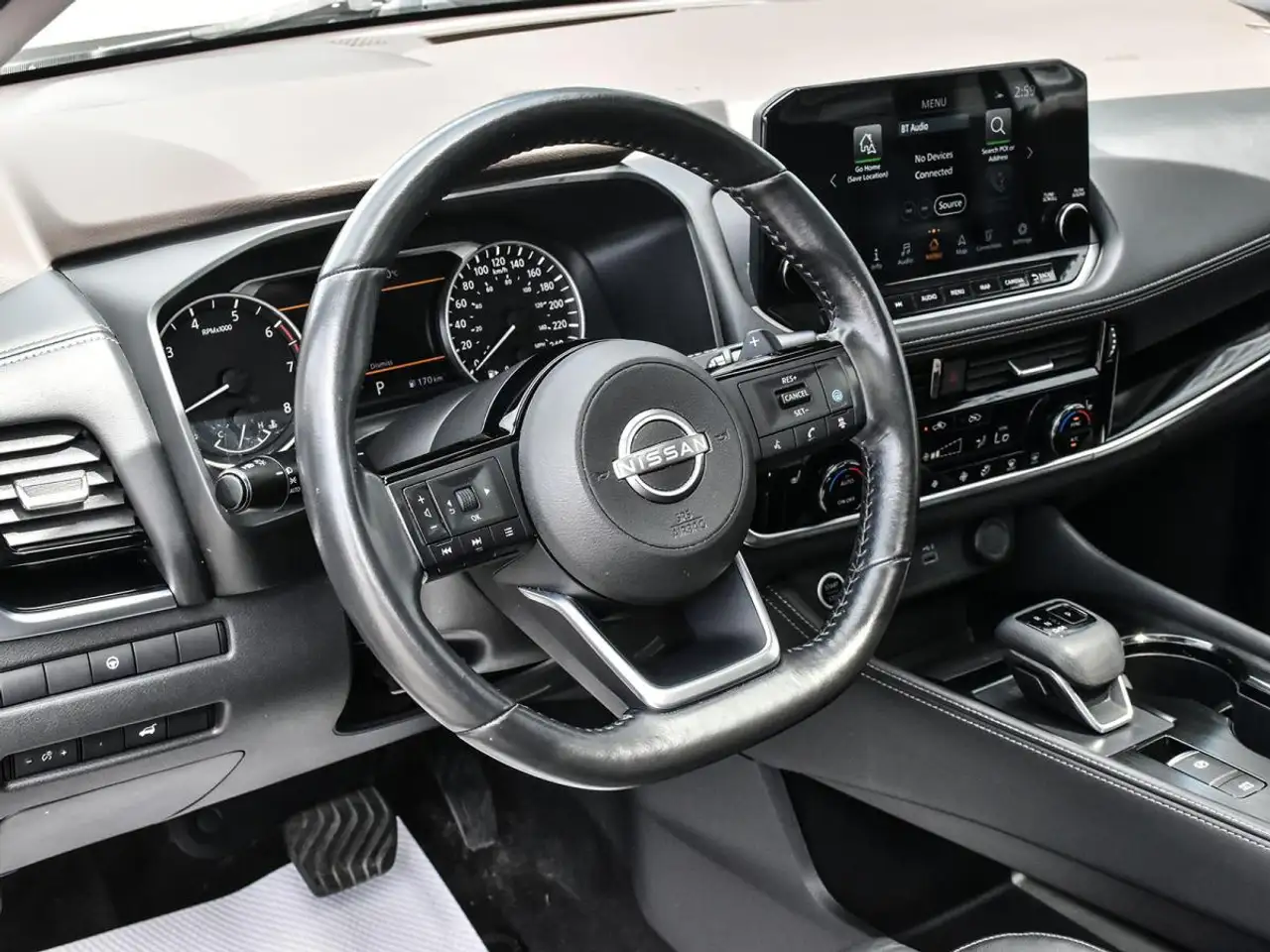 Nissan Rogue снимка Nissan Rogue