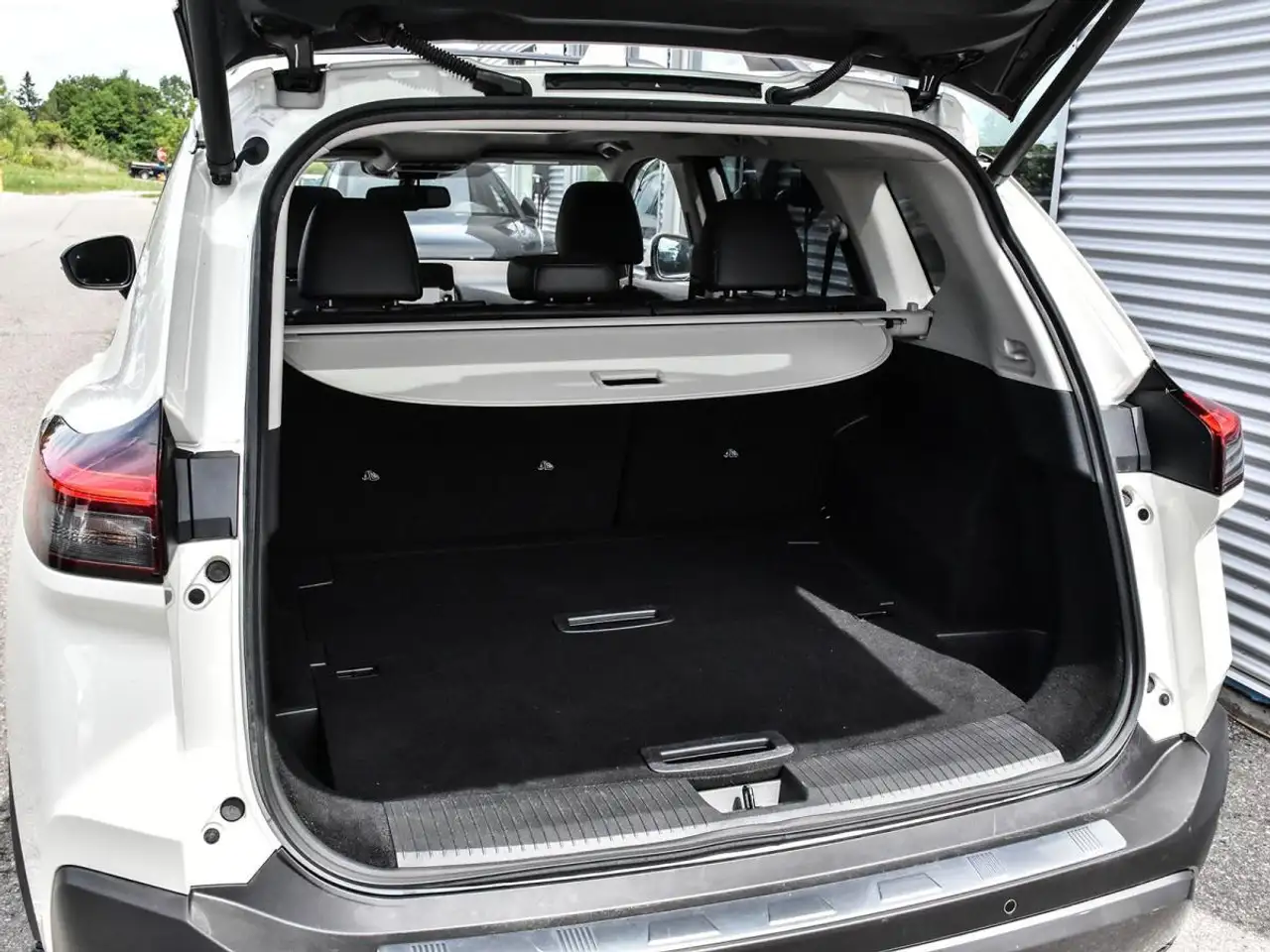 Nissan Rogue снимка Nissan Rogue