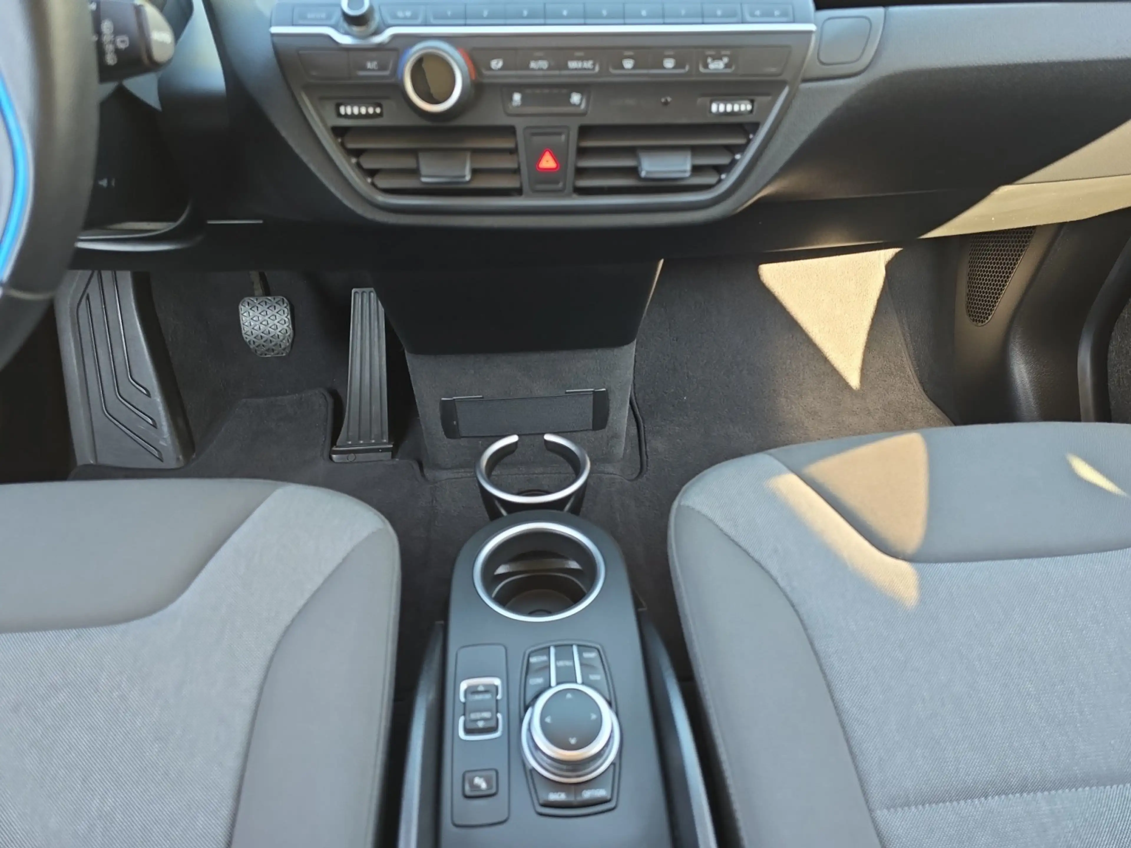 BMW i3 Basis — photo 12
