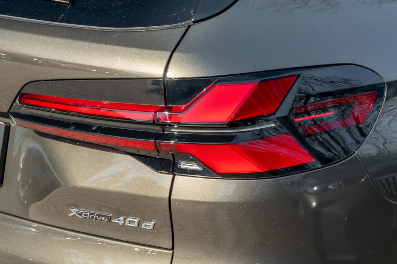 BMW X5 40d M SPORT.LUFTF.PANORAMA.DR.ASS.360.22".AHK 7