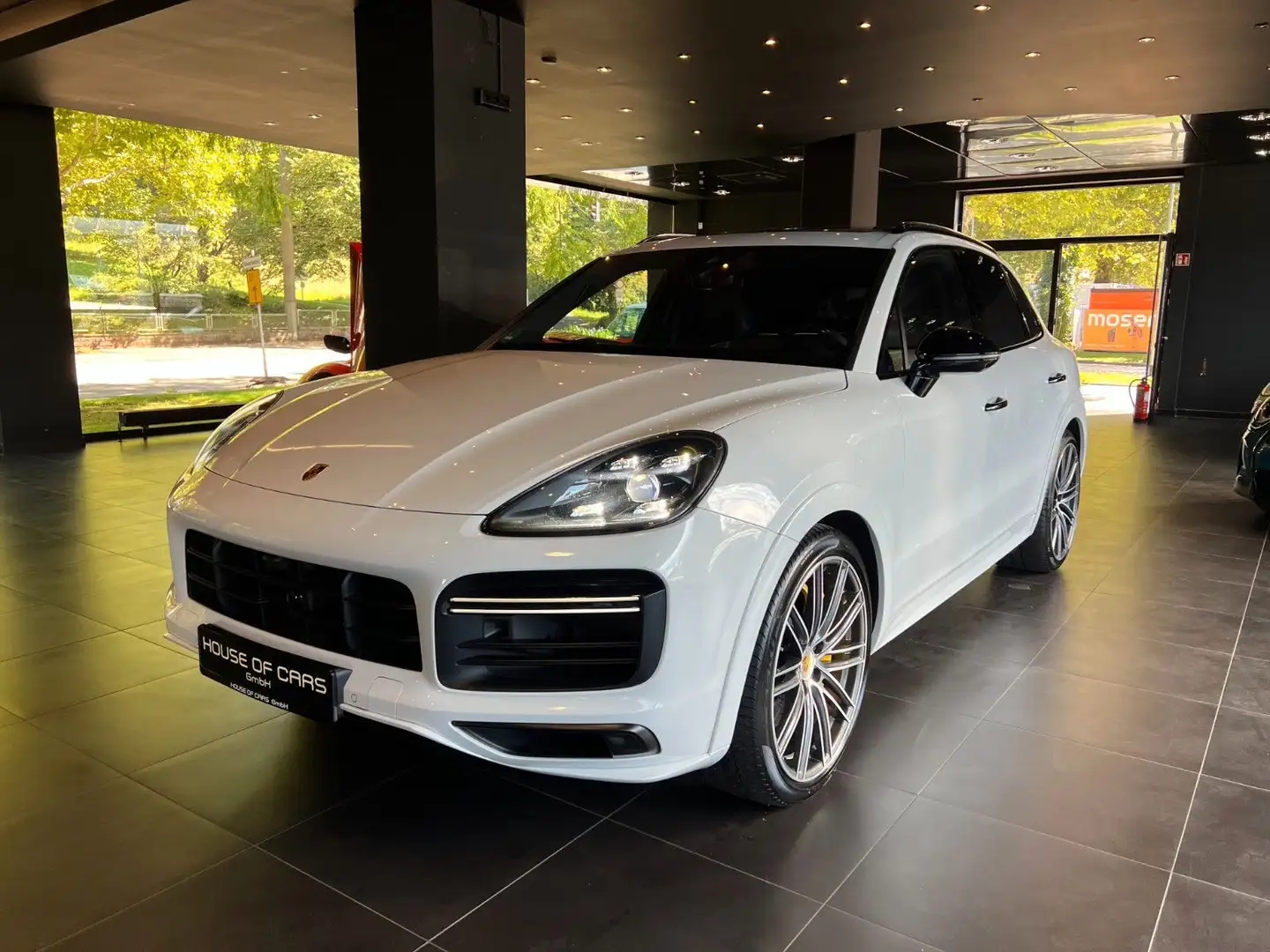 Porsche Cayenne Turbo Sport-Design-Paket*Approved*PCCB Weiß - 1