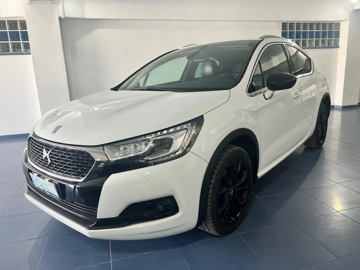 DS Automobiles DS 4 DS4 1.6 bluehdi So Chic s White - 2