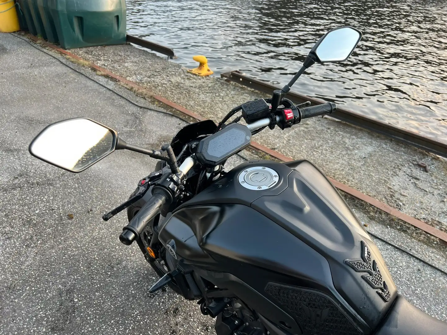 Yamaha MT-07 Schwarz - 2