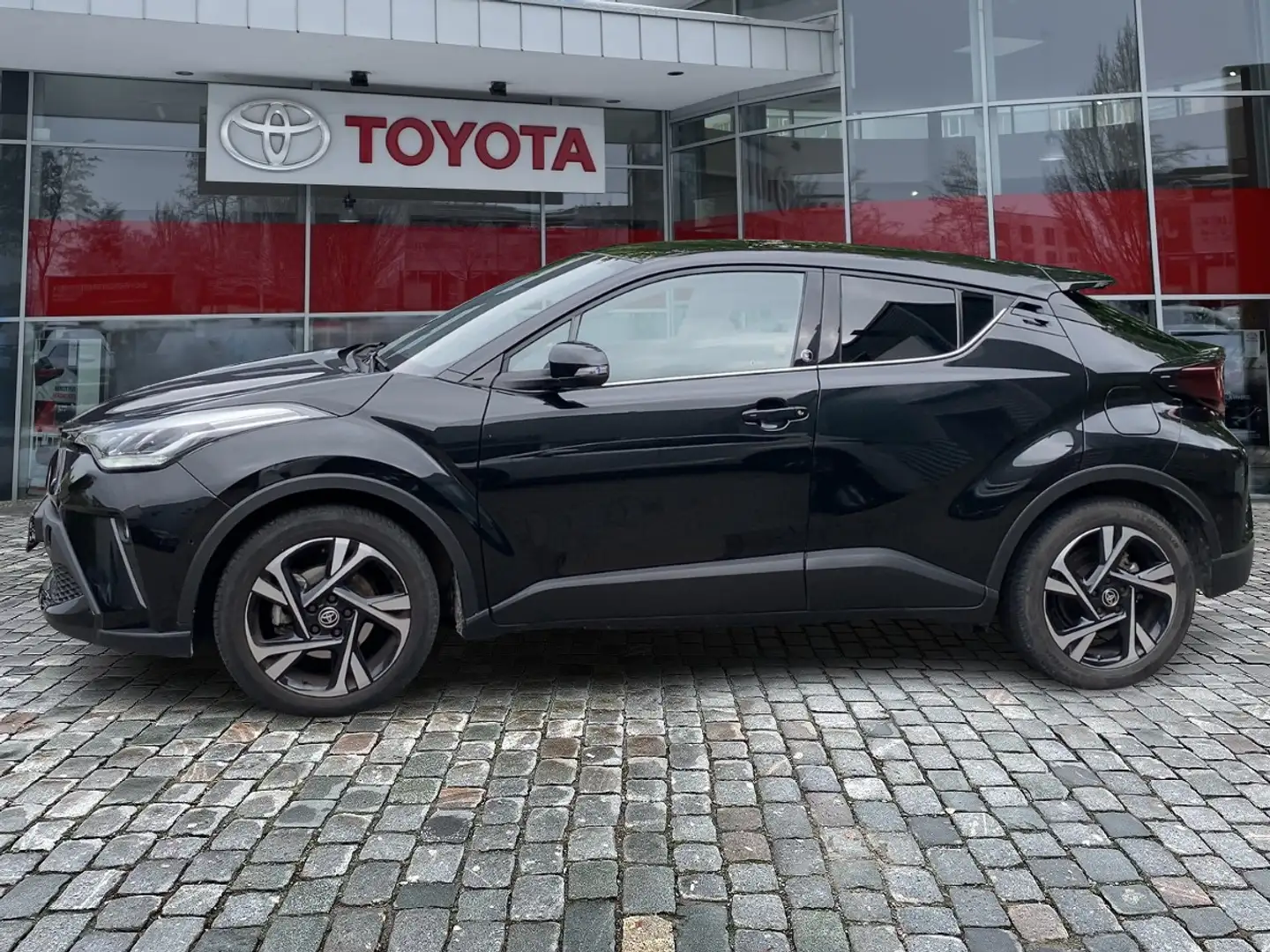 Toyota C-HR 2.0 Team D *Klimaautomatik, Hybrid,uvm* Zwart - 2