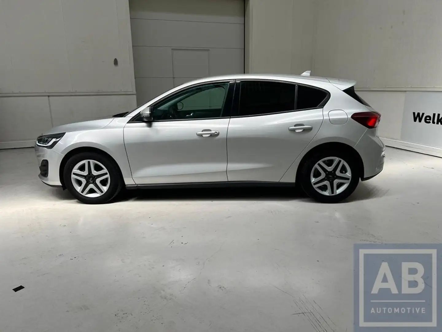 Ford Focus * Focus Connect / Camera / 30000km / Garantie * Silber - 2