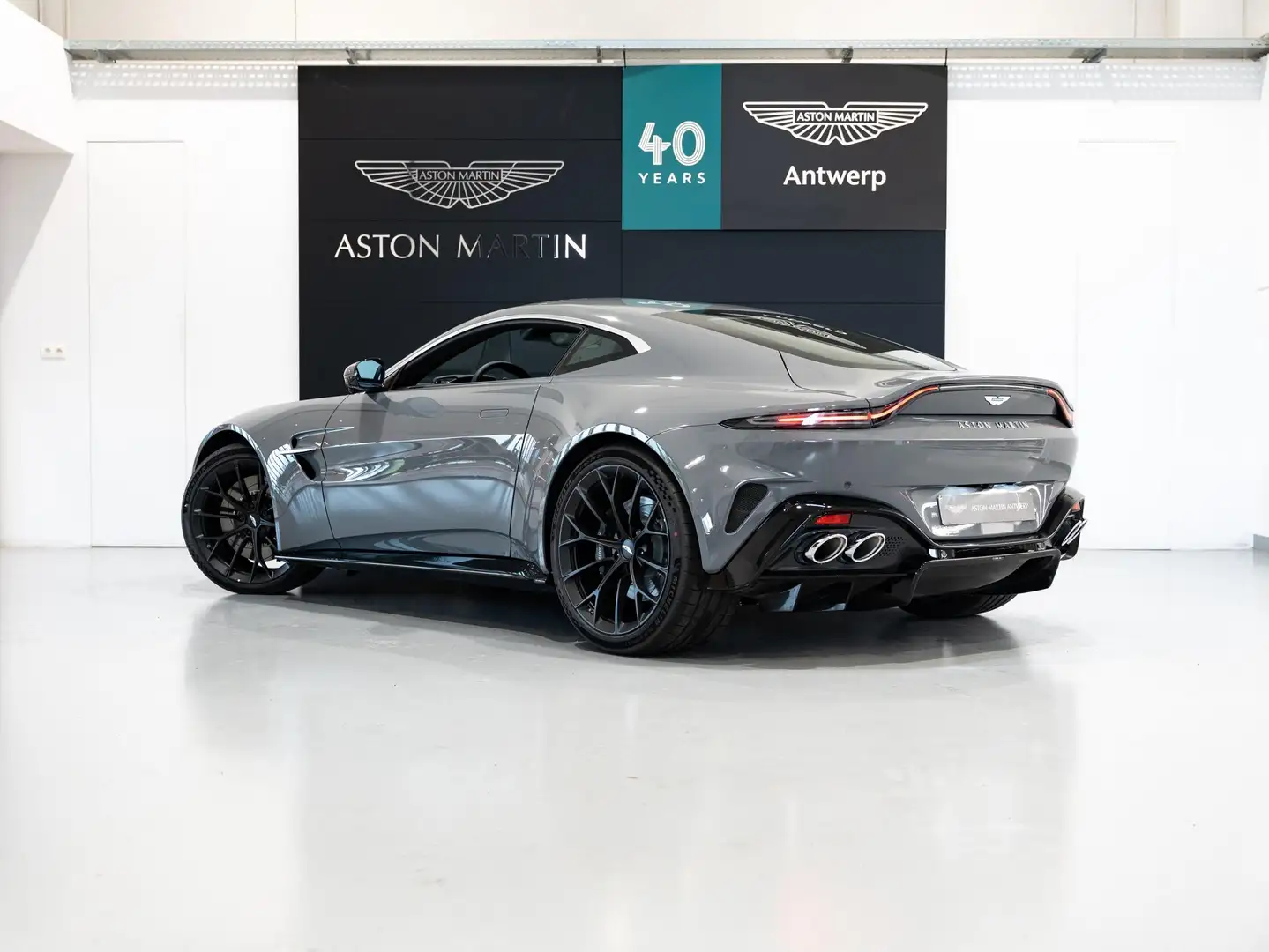 Aston Martin Vantage V8 - 665PK - 800NM Gris - 2