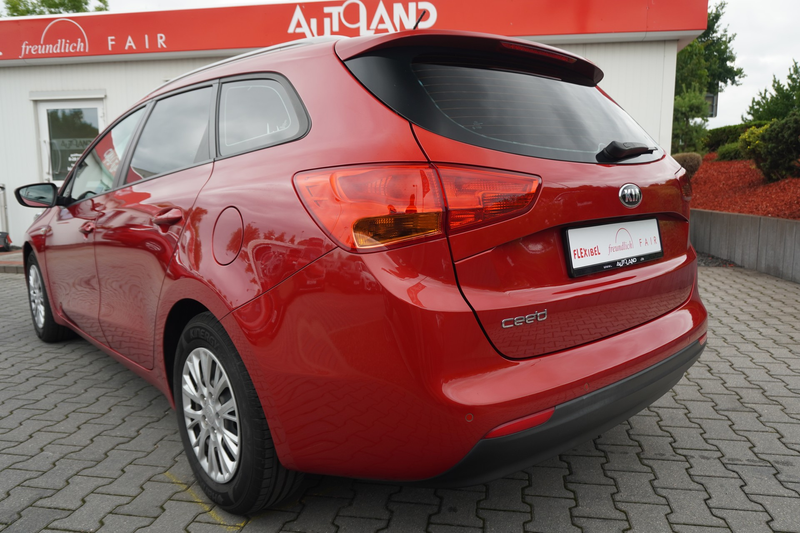 Kia Ceed SW / cee'd SW Ceed 1.0 T-GDI Dream Team Sitzheizung Tempomat — photo 3