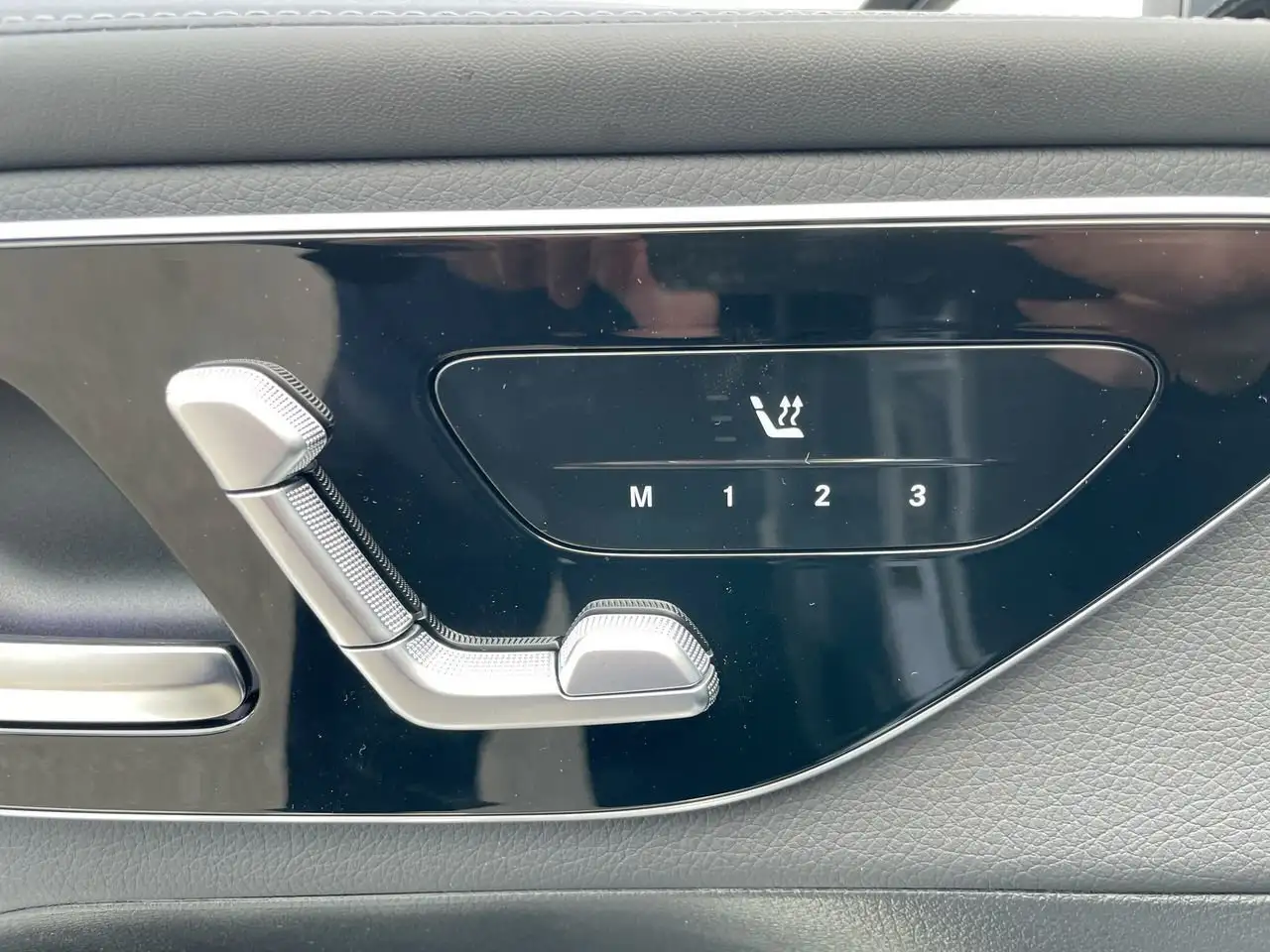 Mercedes-Benz GLC снимка Mercedes-Benz GLC