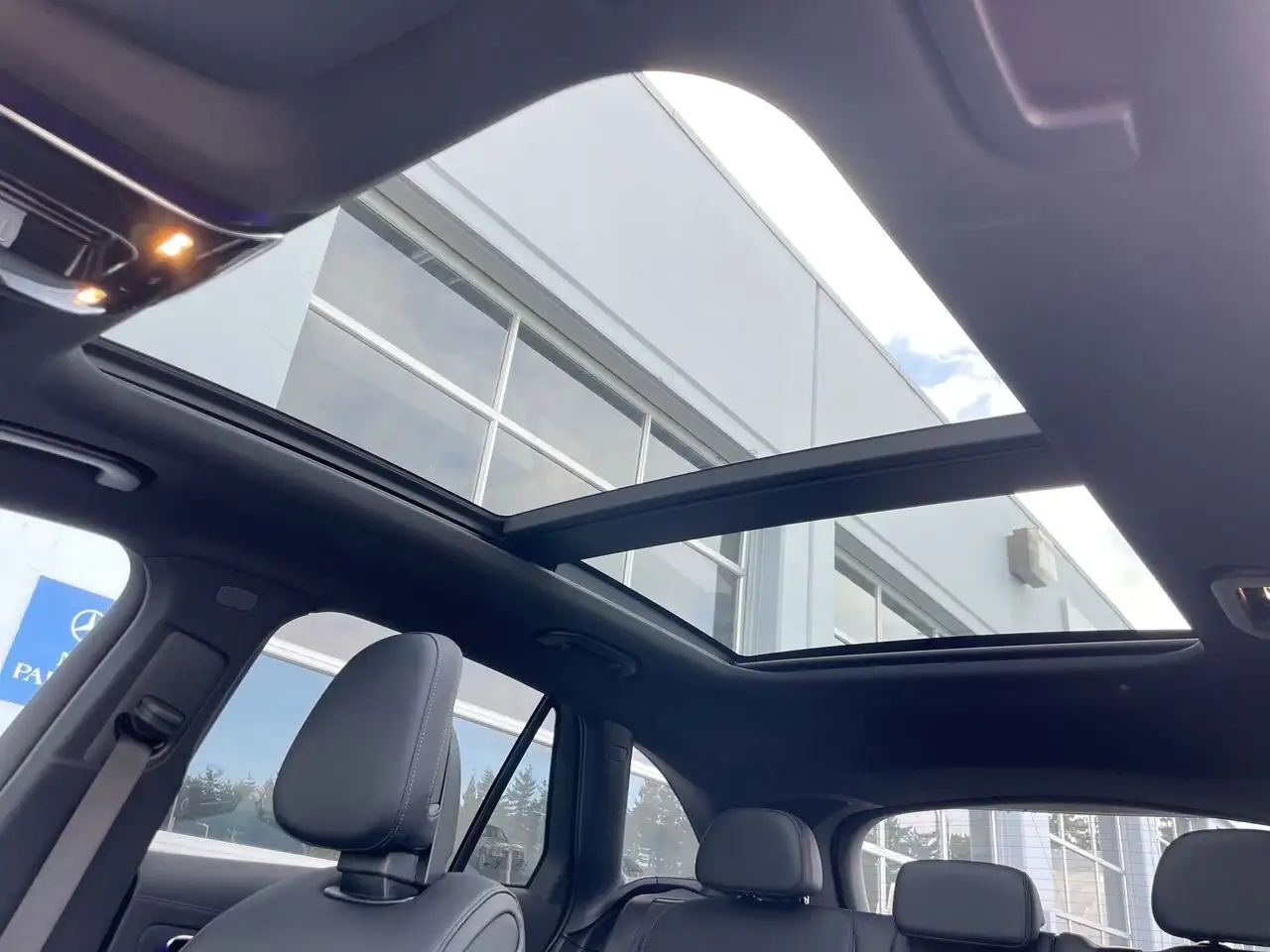 Mercedes-Benz GLC снимка Mercedes-Benz GLC