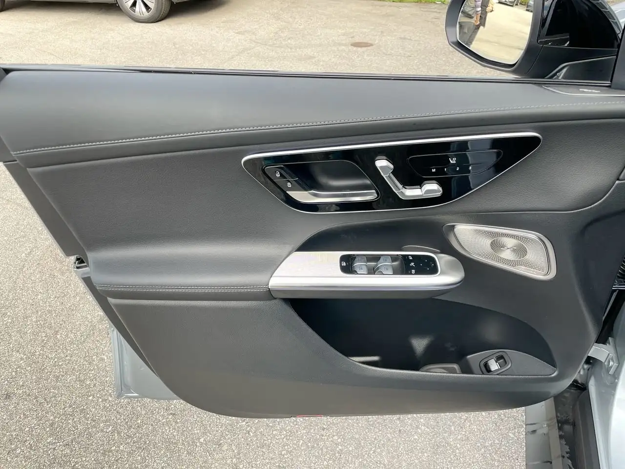 Mercedes-Benz GLC снимка Mercedes-Benz GLC