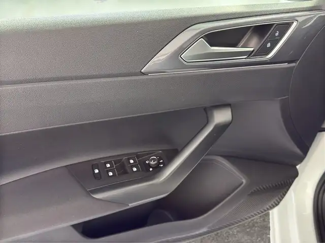Volkswagen Polo view 14
