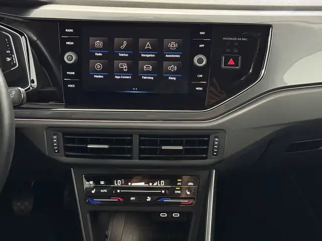 Volkswagen Polo view 11