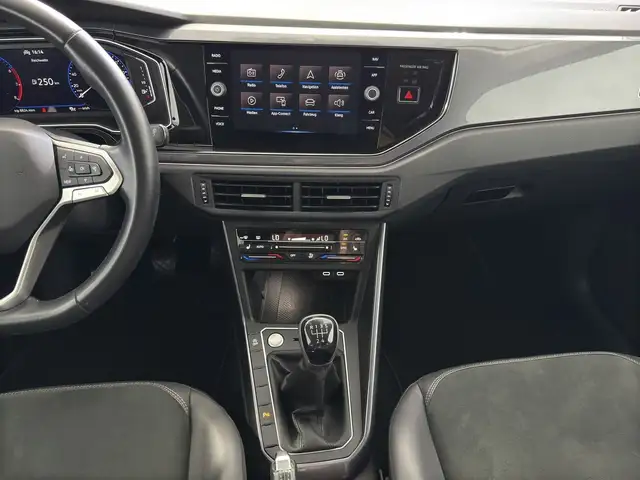 Volkswagen Polo view 10