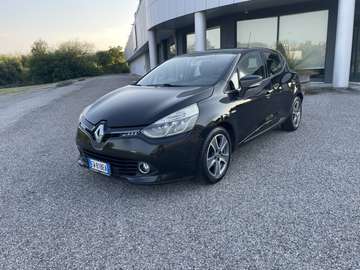5p 1.2 Live 75cv