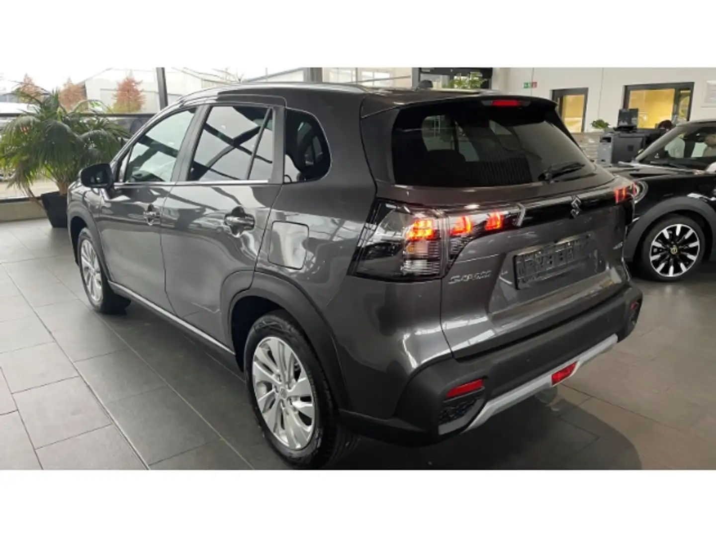 Suzuki SX4 S-Cross Comfort 1.4 AT Facelift Navi LED ACC Kamera SitzHZ Szürke - 2