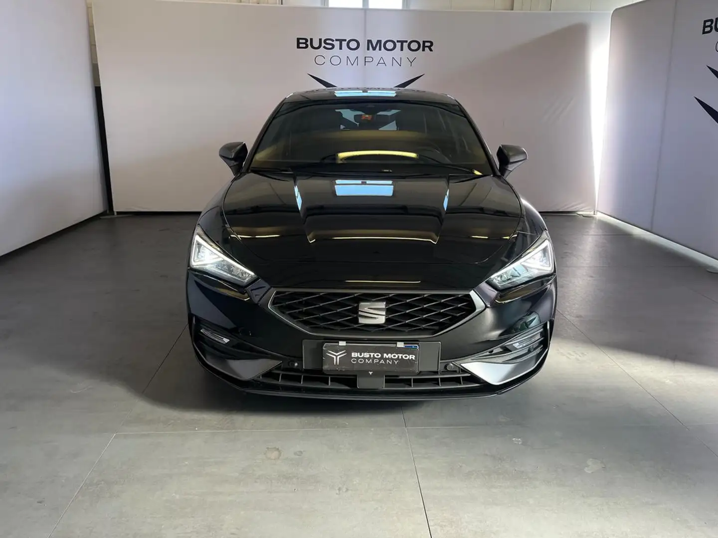 SEAT Leon 1.5 eTSI 150 CV FR AUTOMATICA Nero - 2
