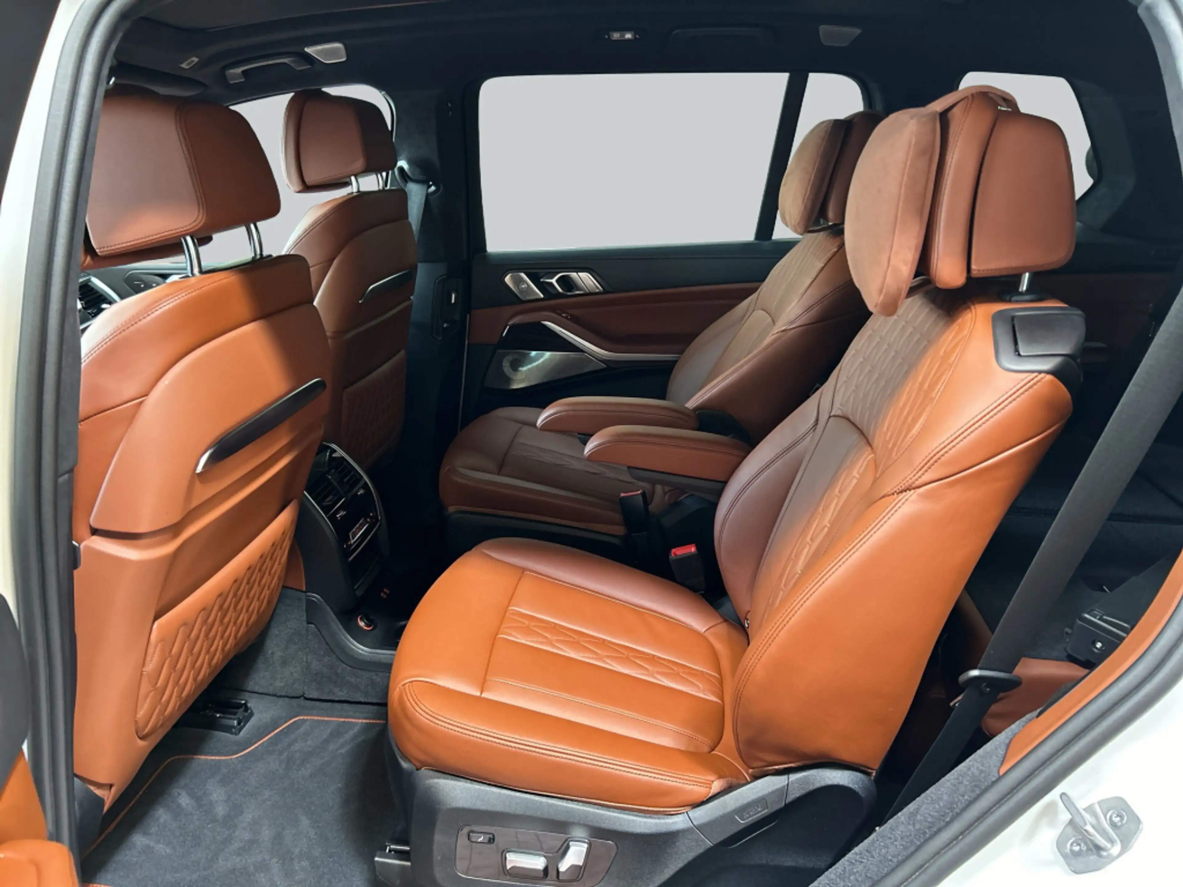BMW X7 xDrive40d M-Paket Pano B&W Massage Standhzg — photo 12