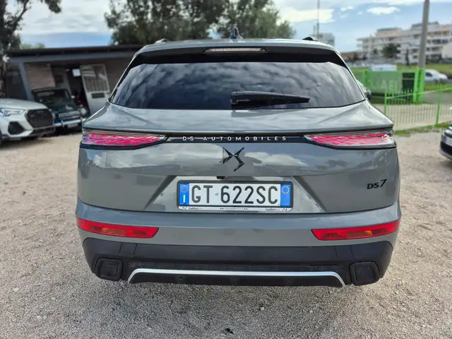 DS Automobiles DS 7 Crossback view 3