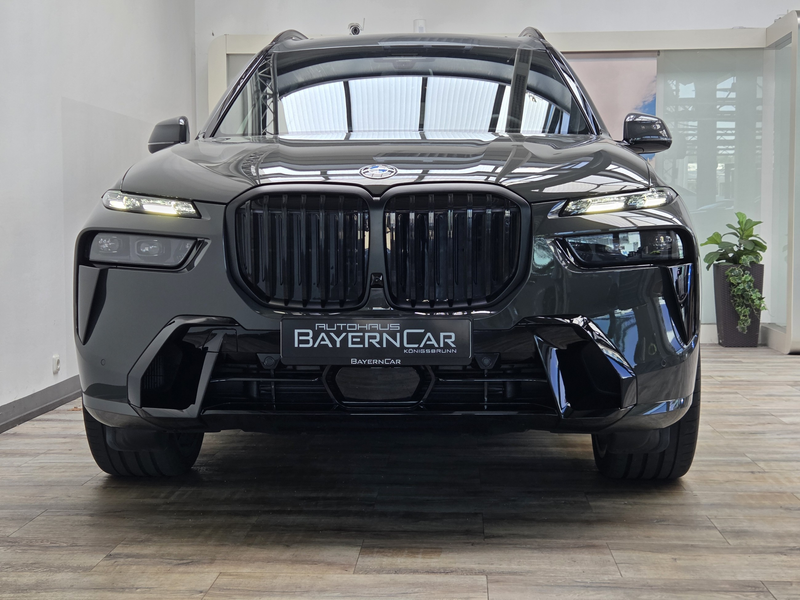 BMW X7 xDr40d M Sport Pro 23Zoll B&W Kristall ACC — photo 2