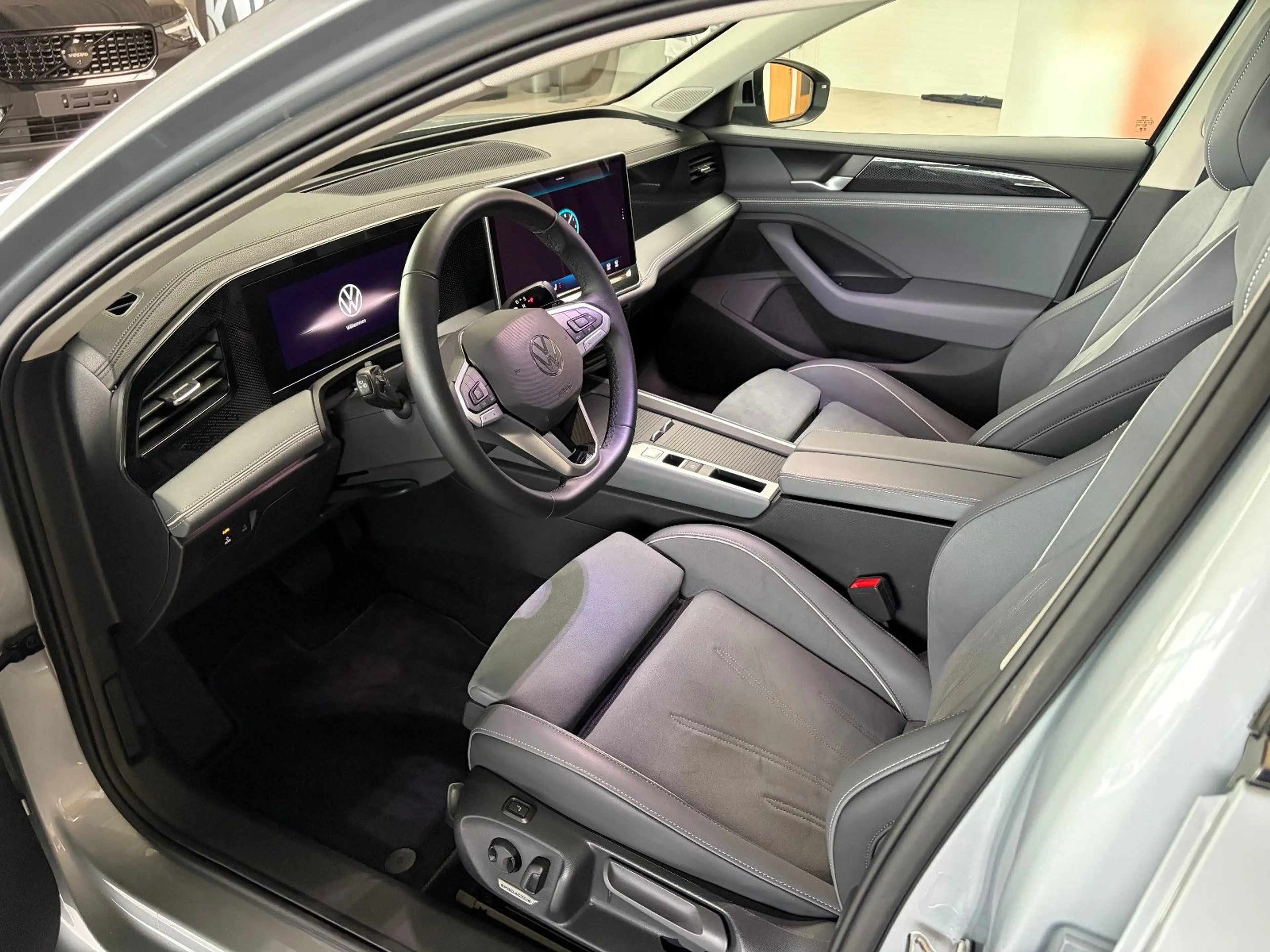 Volkswagen Passat Variant Passat Var. 1.5 eTSI Business/ACC/AHK/360°/DAB — photo 8