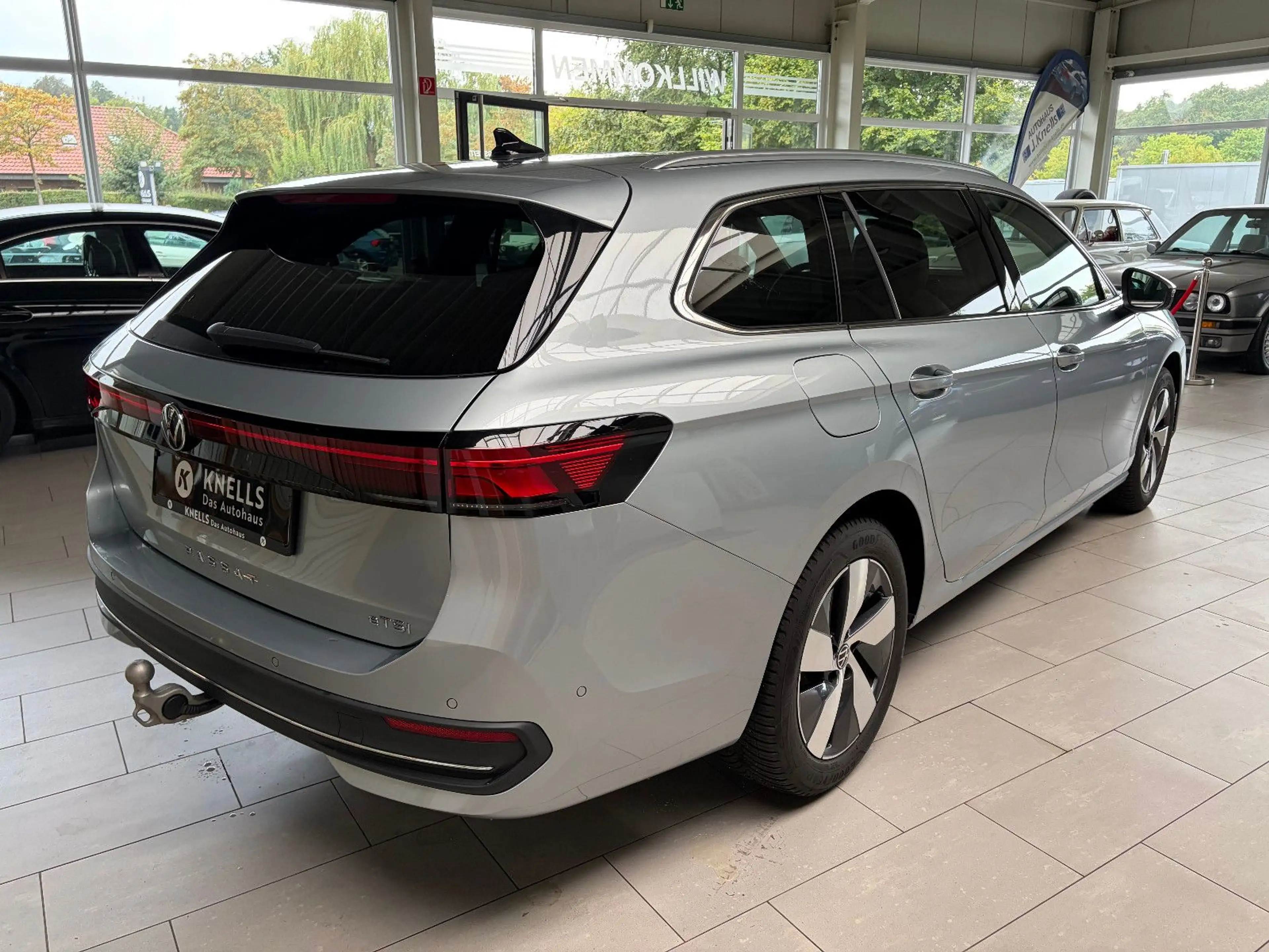 Volkswagen Passat Variant Passat Var. 1.5 eTSI Business/ACC/AHK/360°/DAB — photo 5